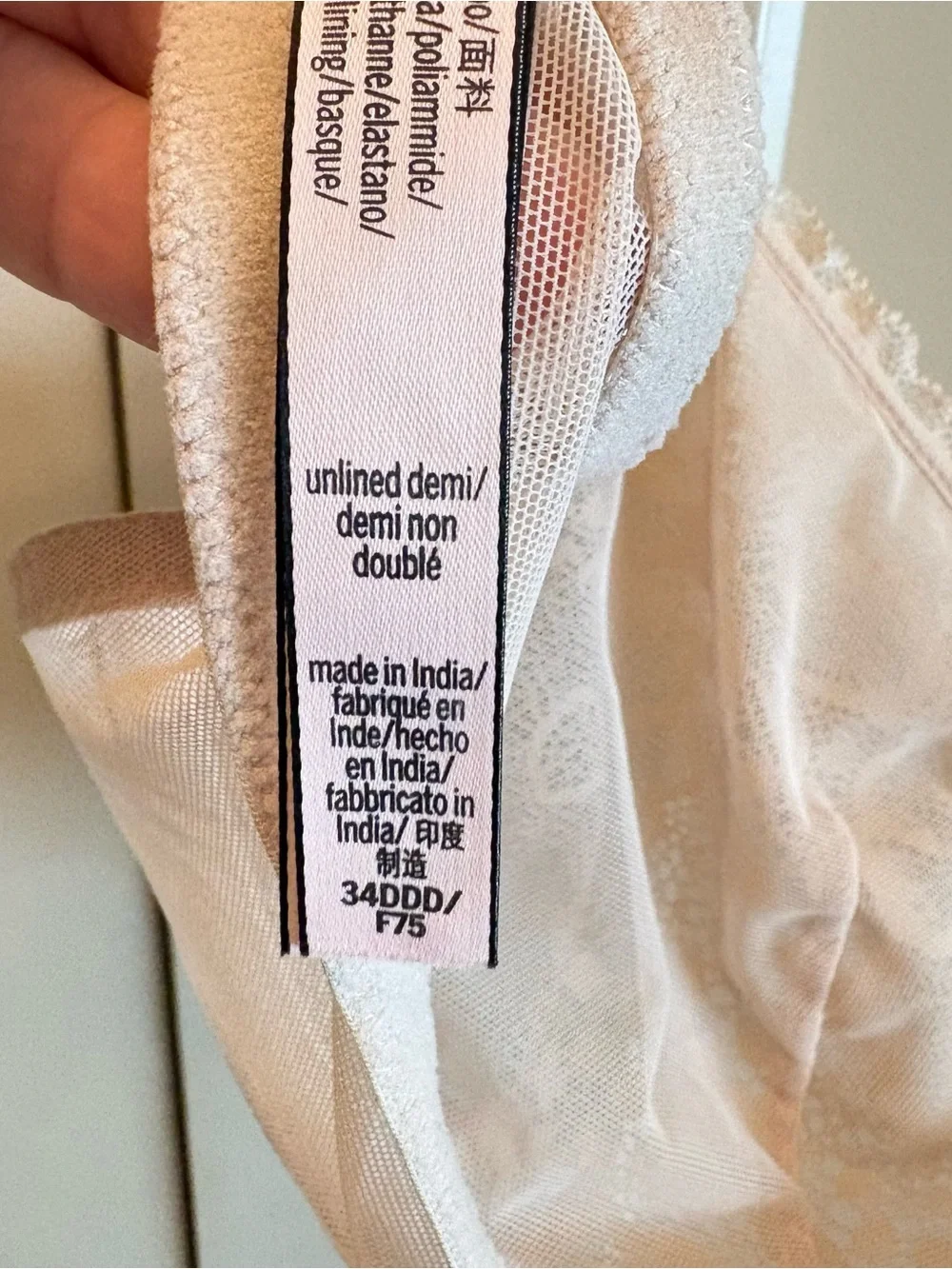 Victoria's Secret Light Nude Lace Underwire Bra - Picture 8 of 10